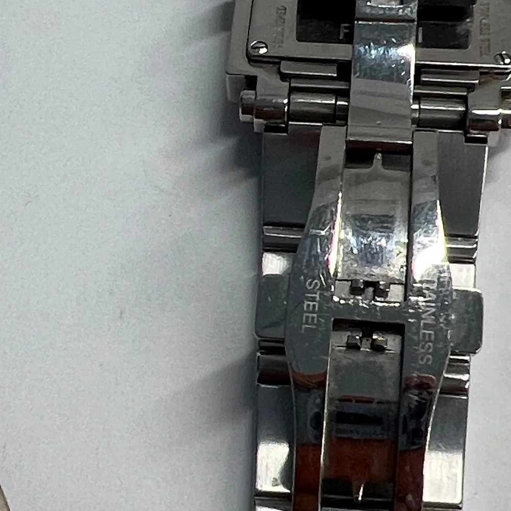 Fendi Quadro 6000G Stainless Steel Bracelet Wristwatch Black Dial Roman Numerals